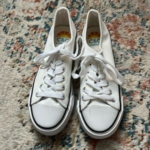 Platform white sneaker